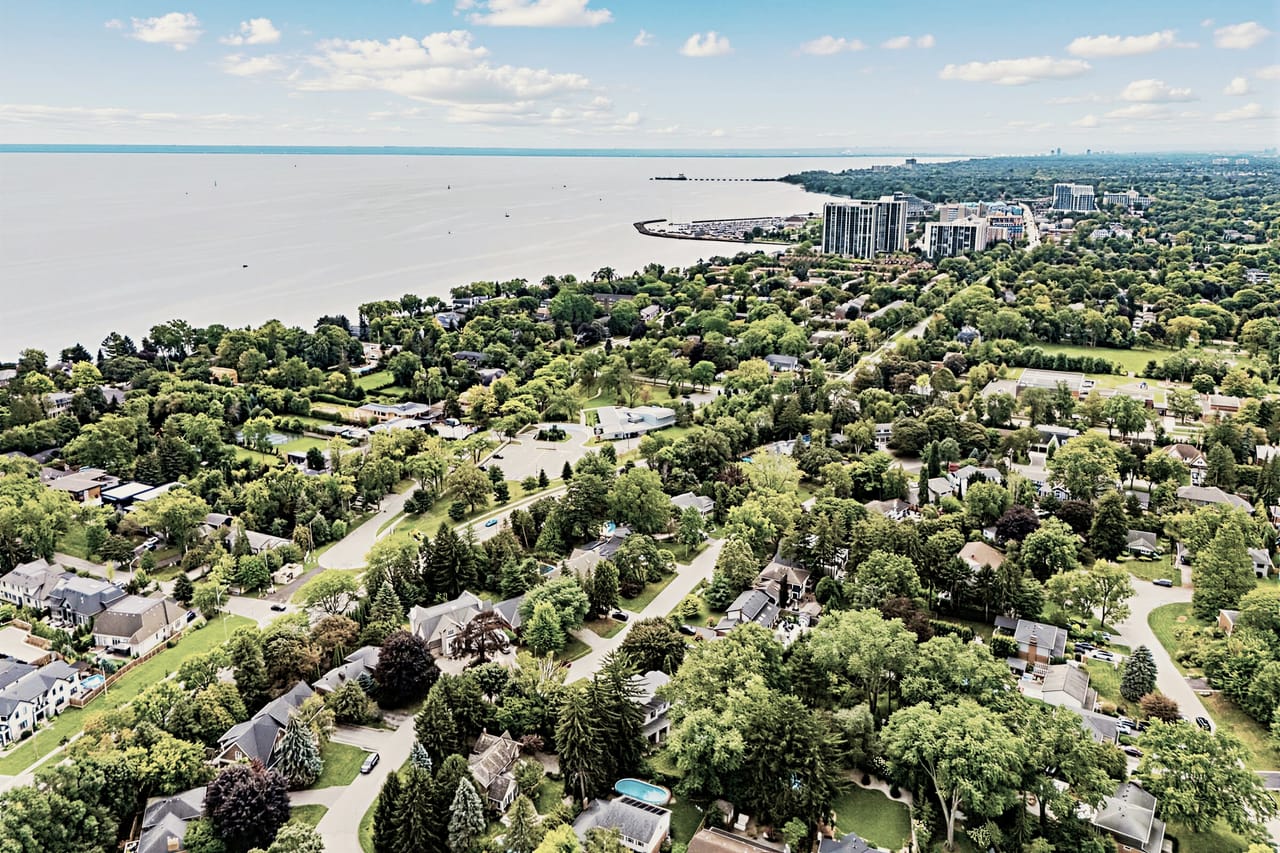 Coronation Park from the air, the lake and Bronte harbour along the western shore